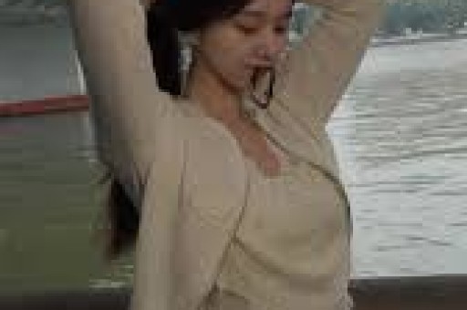 刘晓庆被指耍大牌现身河南万岁山和王婆同台全场冷脸拒讲话