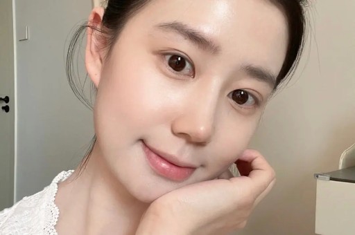 曝55岁柳云龙出轨十数年在妻眼皮底下偷情知情人称小三住对门